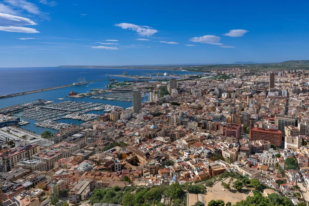 Gestión y mantenimiento eficiente de zonas ajardinadas y piscinas en urbanizaciones de la costa
